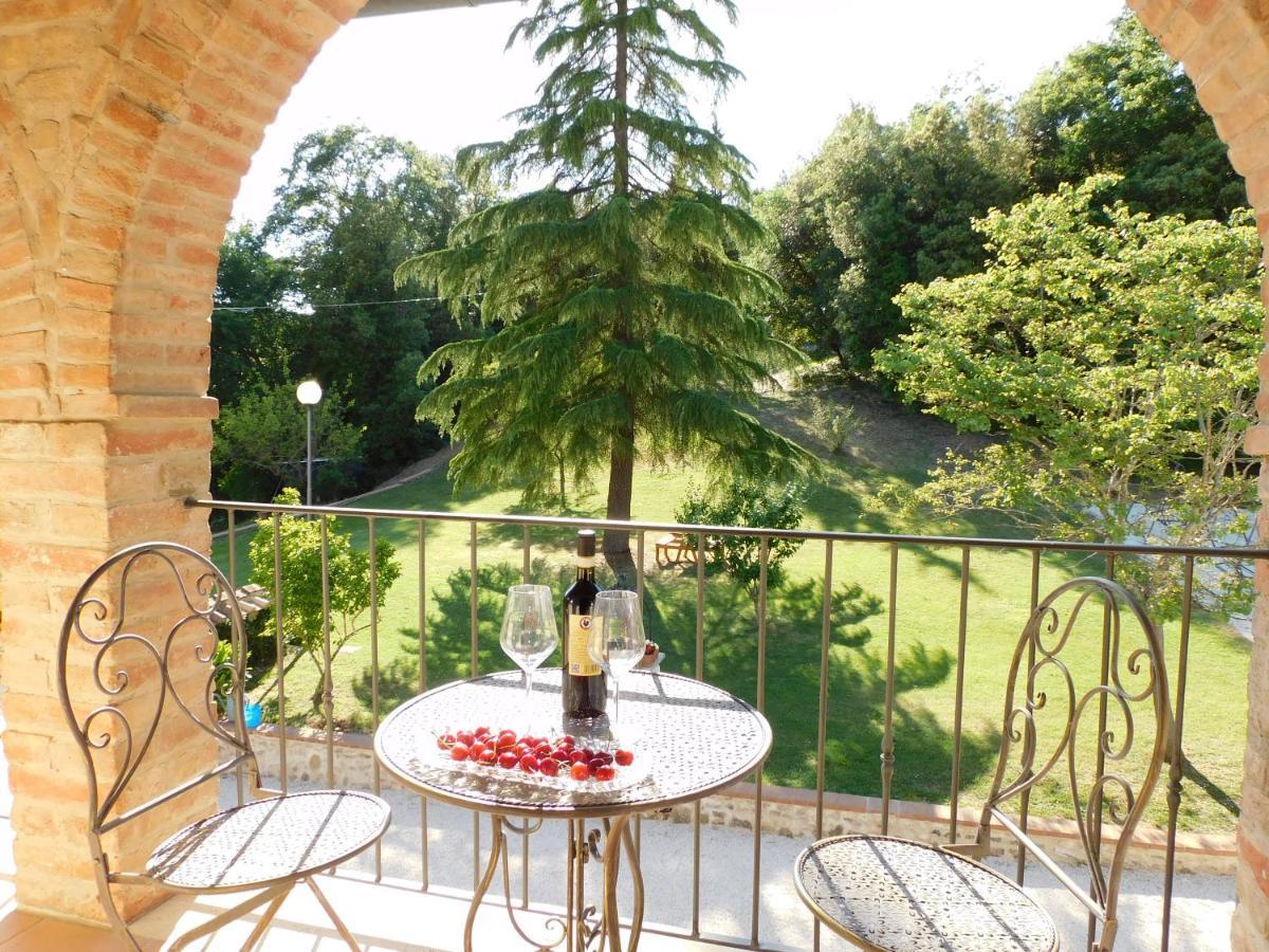 Casa Vacanze Senesi Сан-Джиминьяно Экстерьер фото